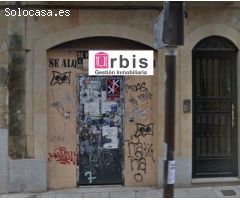 Urbis te ofrece un local comercial en venta, zona Universidad, Salamanca.
