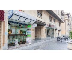 Urbis te ofrece un local comercial en venta en zona Centro, Salamanca.