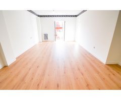 Urbis te ofrece un lujoso y reformado piso en venta en zona Vidal, Salamanca.