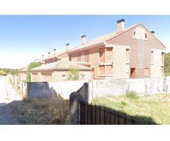Urbis te ofrece un conjunto de nueve chalets adosados en venta en Tudela de Duero, Valladolid.