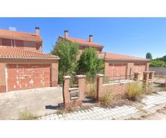 Urbis te ofrece un conjunto de nueve chalets adosados en venta en Tudela de Duero, Valladolid.