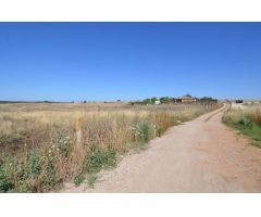 Urbis te ofrece un terreno en venta en Almenara de Tormes, Salamanca.