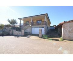 Urbis te ofrece un chalet en venta en Aldeadávila de la Ribera, Salamanca.