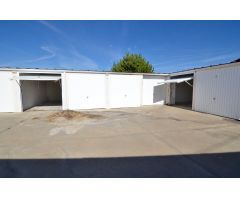 Urbis te ofrece una plaza de garaje cerrada en venta, zona Zarapicos, Pueblo, Salamanca.