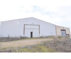 Urbis te ofrece una nave industrial en venta en Monterrubio de la Armuña, Salamanca.