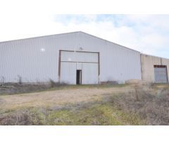 Urbis te ofrece una nave industrial en venta en Monterrubio de la Armuña, Salamanca.