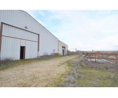 Urbis te ofrece una nave industrial en venta en Monterrubio de la Armuña, Salamanca.