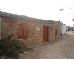 Urbis te ofrece una casa en venta en Garcihernández, Salamanca.
