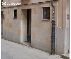 Urbis te ofrece un local en venta en zona Universidad, Salamanca.