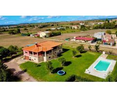 Urbis te ofrece un chalet en venta en Ciudad Rodrigo, Salamanca.