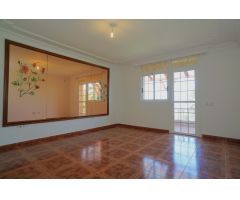 Amplia Casa Familiar con Oportunidades Únicas en Tacoronte
