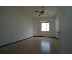 Piso para reformar de 120 m² con balcón , terraza y vistas.