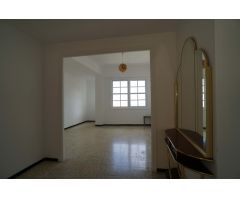 Piso para reformar de 120 m² con balcón , terraza y vistas.