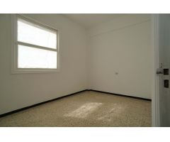 Piso para reformar de 120 m² con balcón , terraza y vistas.