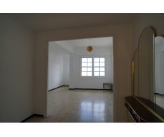 Piso para reformar de 120 m² con balcón , terraza y vistas.