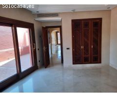 Dúplex en Venta en Estepona, Málaga