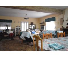 PLANTA BAJA EN VENTA CON PARCELA, LA MAGDALENA