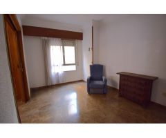 PISO EN VENTA, CASCO ANTIGUO DE CARTAGENA PARA REFORMAR