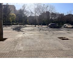 Parking en venta situado en la calle Aragón 441