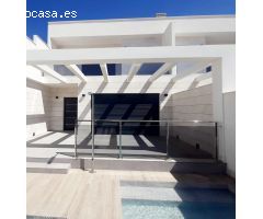 Pareado 4 dormitorios con piscina
