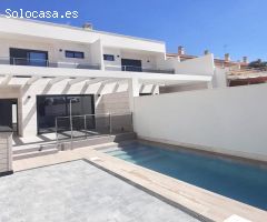 Pareado 4 dormitorios con piscina