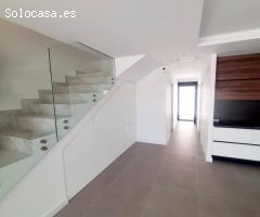 Pareado 4 dormitorios con piscina