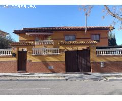 Gran casa unifamiliar con 2 apartamentos separados cerca de Granada ciudad