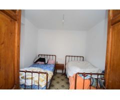 GRAN CASA RUSTICA DE PUEBLO EN  UN PUEBLO MUY TRANQUILO