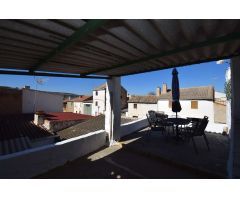 GRAN CASA RUSTICA DE PUEBLO EN  UN PUEBLO MUY TRANQUILO