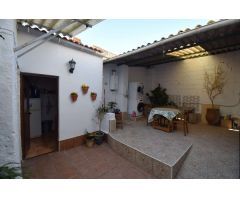 GRAN CASA RUSTICA DE PUEBLO EN  UN PUEBLO MUY TRANQUILO