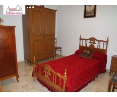 CASA EN LUQUE CON GRAN COCHERA