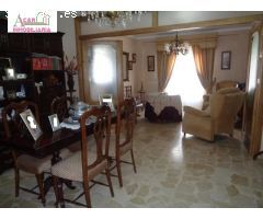CASA EN LUQUE CON GRAN COCHERA