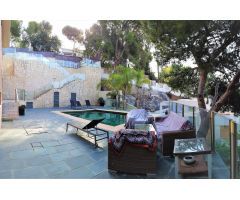 ESPECTACULAR VILLA SITUADA EN PINARES DE SAN ANTON