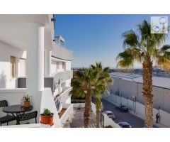 APARTAMENTO 2 DORMITORIOS, PISCINA, GARAJE Y A TAN SOLO 200M DEL CAMPO DE GOLF DE CAMPOAMOR