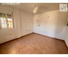 HAGA SU OFERTA!! DUPLEX ADOSADO 2 DORMITORIOS CON PISCINA EN URB. EL HONDO!!