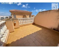 HAGA SU OFERTA!! DUPLEX ADOSADO 2 DORMITORIOS CON PISCINA EN URB. EL HONDO!!
