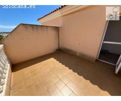 HAGA SU OFERTA!! DUPLEX ADOSADO 2 DORMITORIOS CON PISCINA EN URB. EL HONDO!!