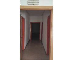 ¡Oportunidad única! Local comercial en alquiler en una zona de alto tráfico.