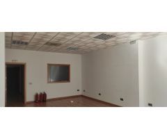 ¡Oportunidad única! Local comercial en alquiler en una zona de alto tráfico.