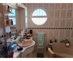 Chalet independiente con apartamento , estudio  y vistas al mar
