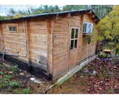 Parcela con luz y casa de madera en velez malaga