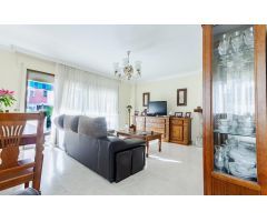 Casa pareada con jardín en el centro de Estepona