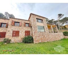 Chalet en Venta en Begur, Girona