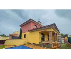 Chalet en Venta en lEscala, Girona
