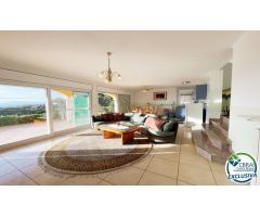 Chalet en Venta en Roses, Girona