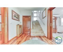 Chalet en Venta en Roses, Girona