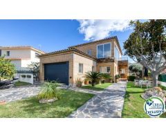 Chalet en Venta en Roses, Girona