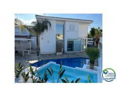 Chalet en Venta en Empuriabrava, Girona