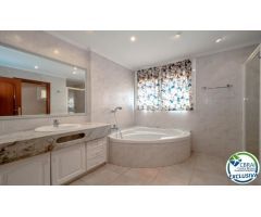 Chalet en Venta en Roses, Girona