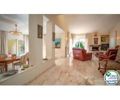 Chalet en Venta en Roses, Girona